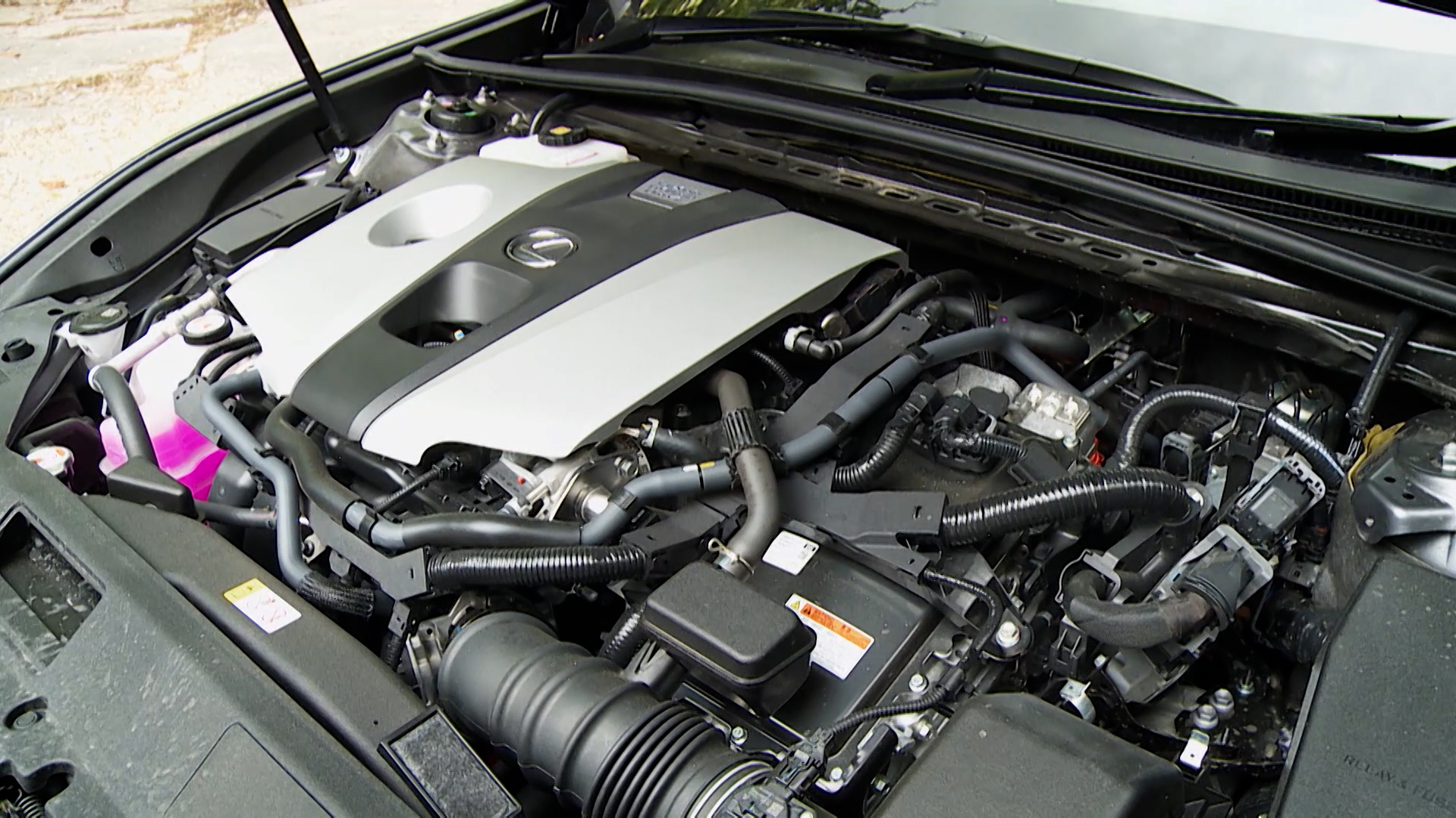 300h 2.5 4dr CVT Premium Edition